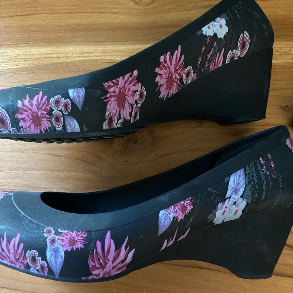 Floral Crocs - Picture 3 of 3